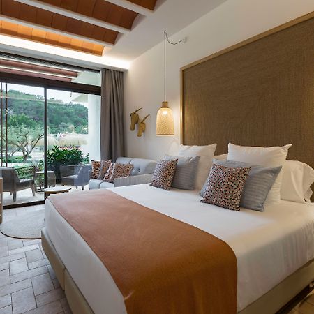 Cala San Miguel Ibiza Resort, Adults Only, Curio Collection By Hilton Port de Sant Miguel Dış mekan fotoğraf Deluxe Room