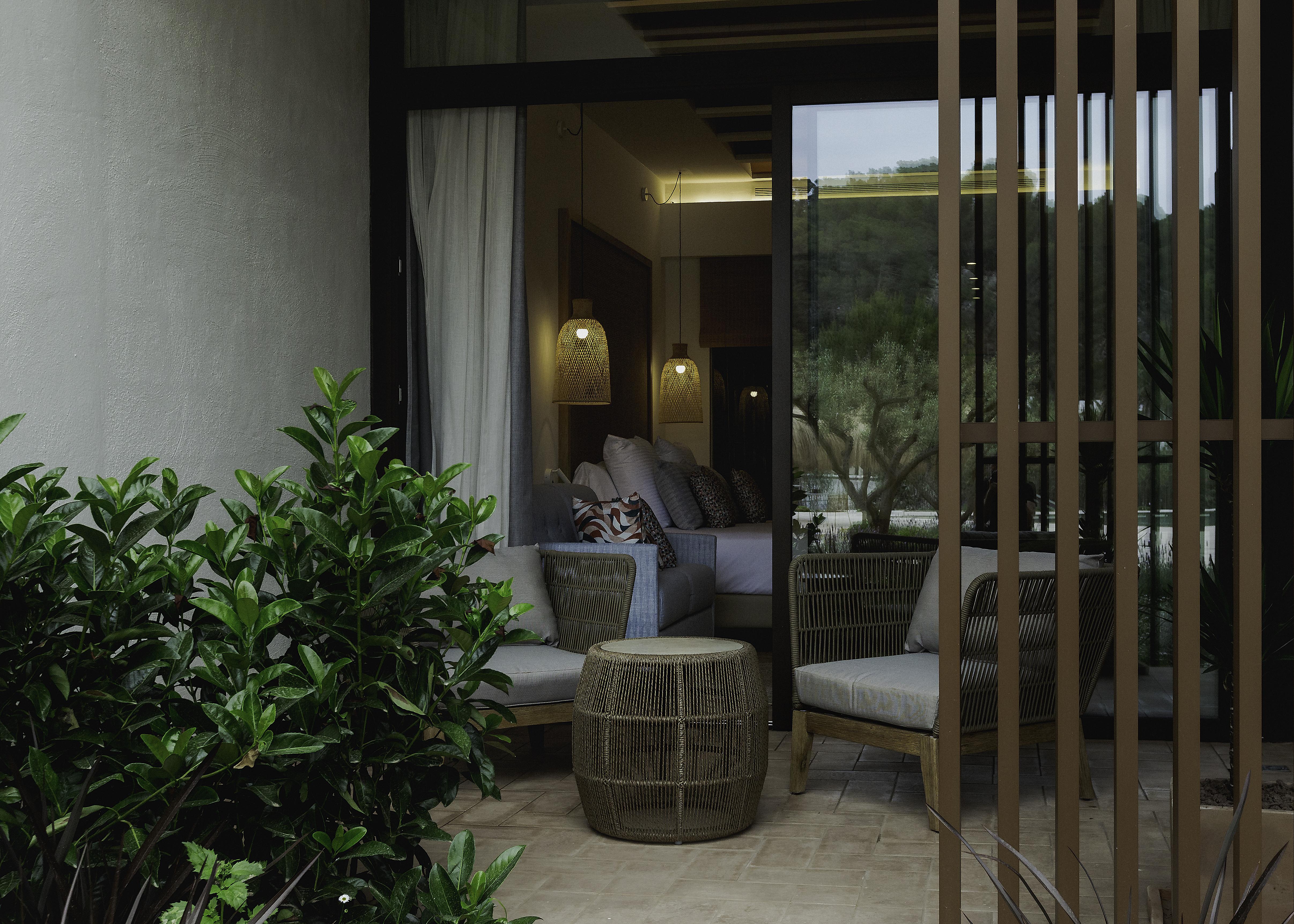 Cala San Miguel Ibiza Resort, Adults Only, Curio Collection By Hilton Port de Sant Miguel Dış mekan fotoğraf A room at the hotel