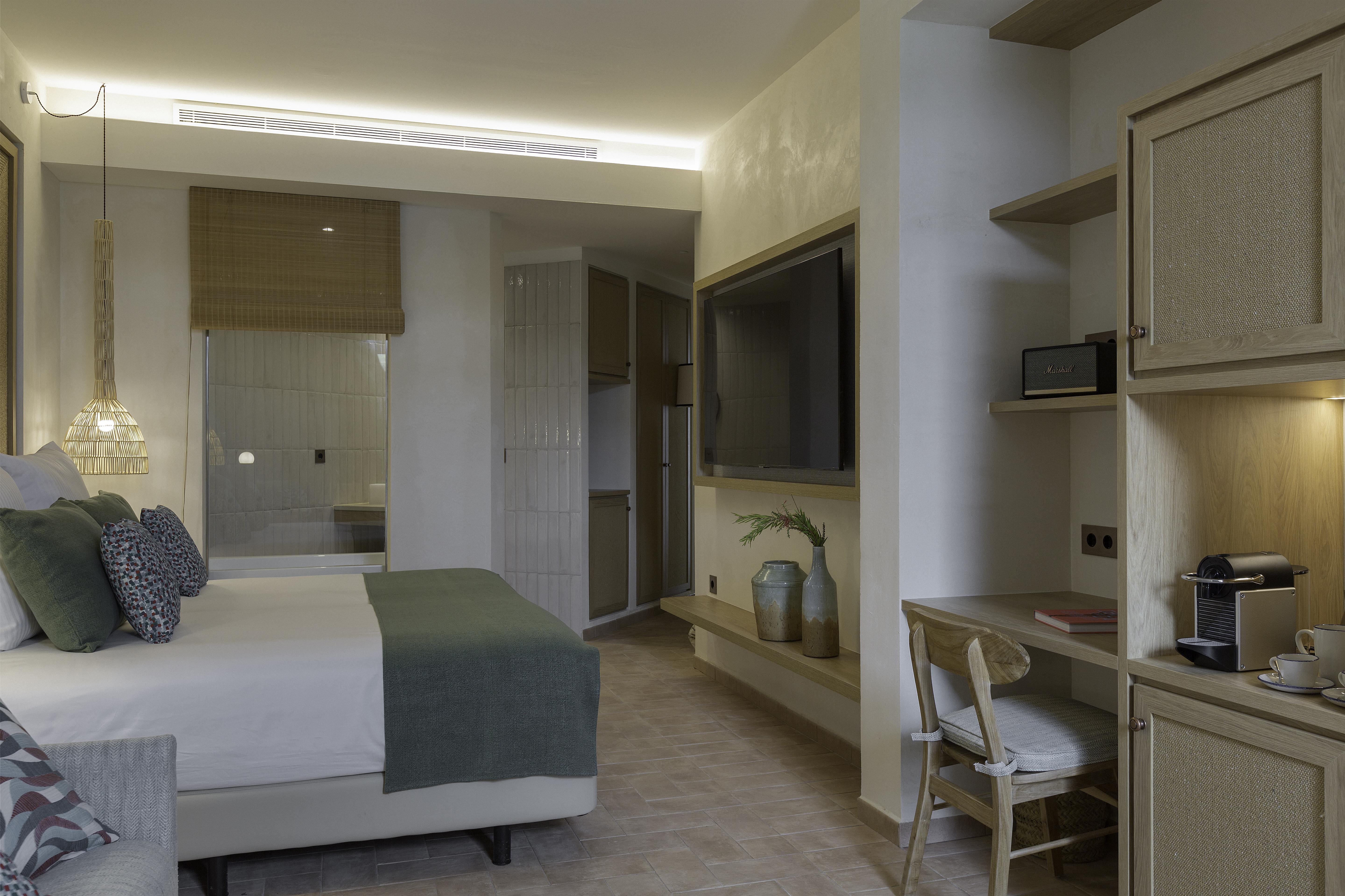 Cala San Miguel Ibiza Resort, Adults Only, Curio Collection By Hilton Port de Sant Miguel Dış mekan fotoğraf Deluxe Room