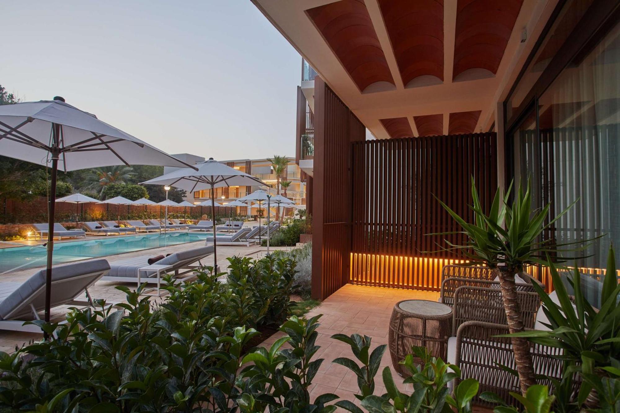 Cala San Miguel Ibiza Resort, Adults Only, Curio Collection By Hilton Port de Sant Miguel Dış mekan fotoğraf
