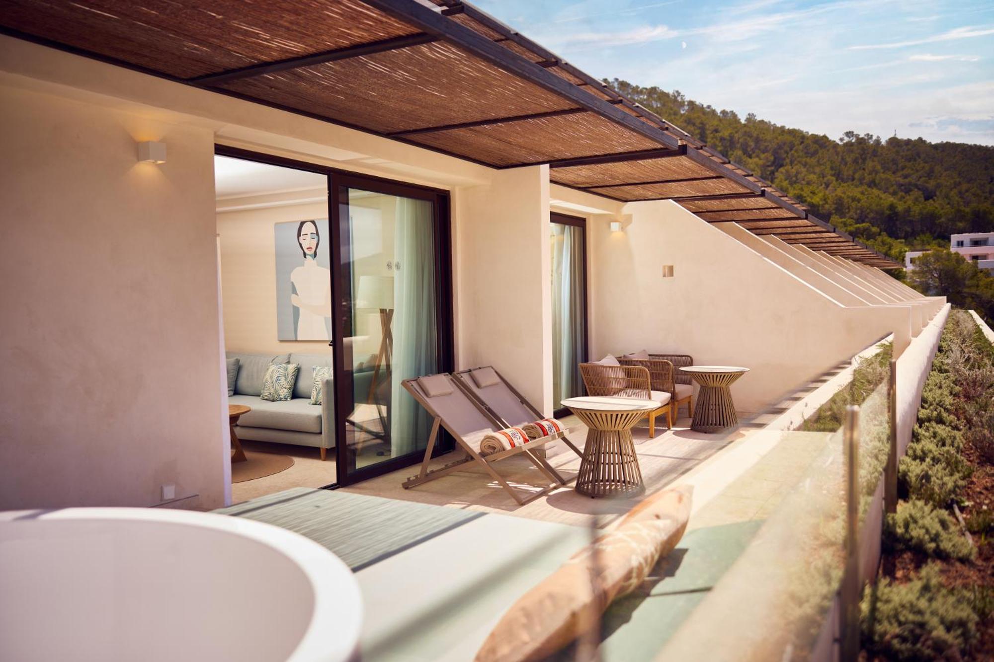 Cala San Miguel Ibiza Resort, Adults Only, Curio Collection By Hilton Port de Sant Miguel Dış mekan fotoğraf