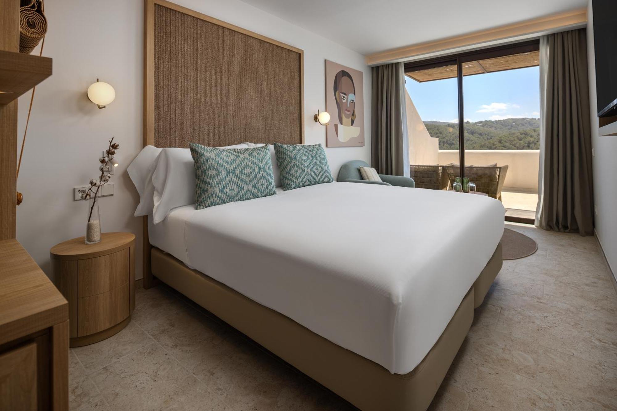 Cala San Miguel Ibiza Resort, Adults Only, Curio Collection By Hilton Port de Sant Miguel Dış mekan fotoğraf