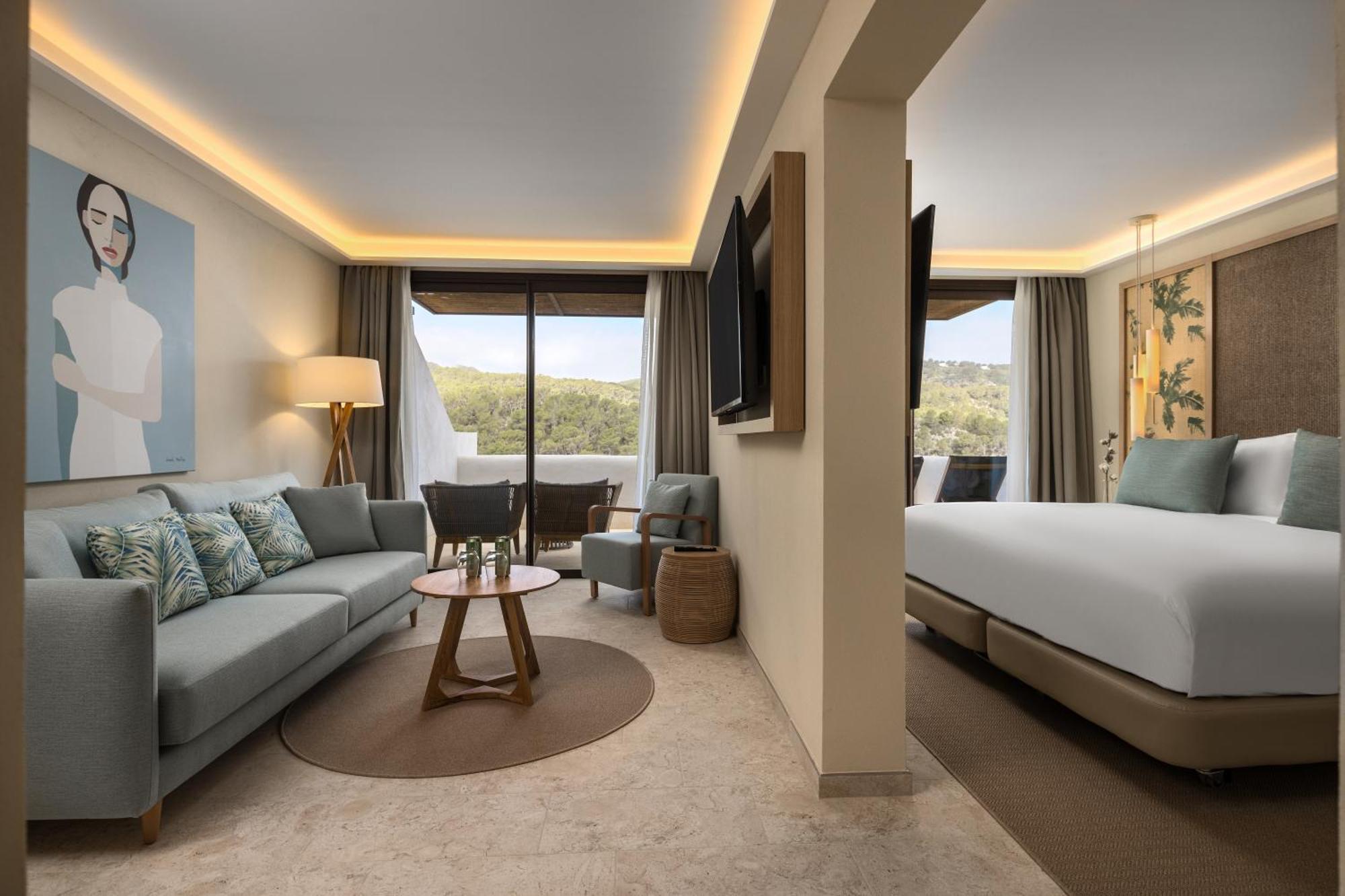 Cala San Miguel Ibiza Resort, Adults Only, Curio Collection By Hilton Port de Sant Miguel Dış mekan fotoğraf