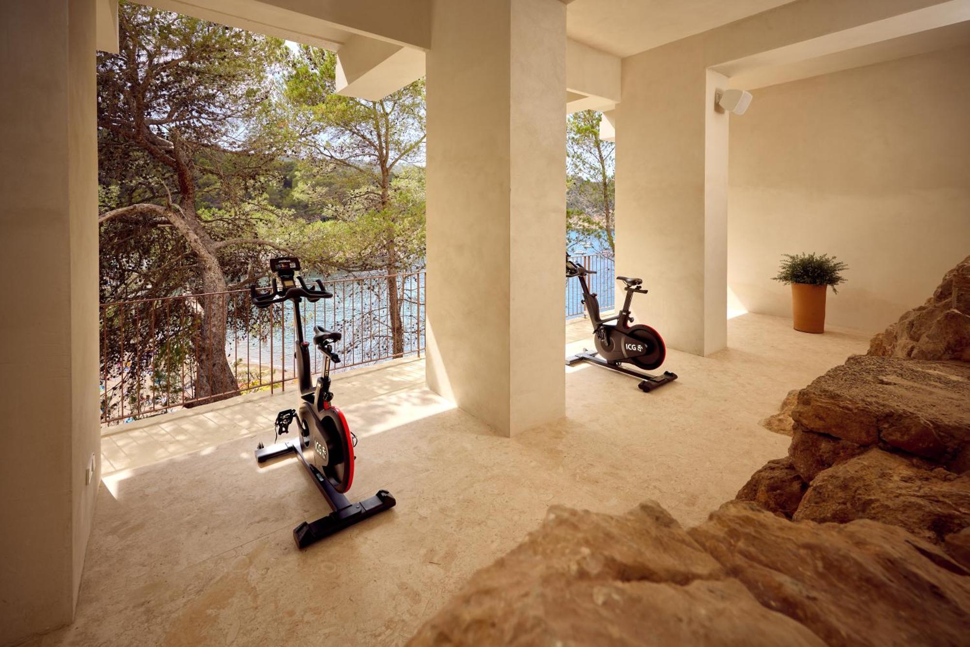 Cala San Miguel Ibiza Resort, Adults Only, Curio Collection By Hilton Port de Sant Miguel Dış mekan fotoğraf